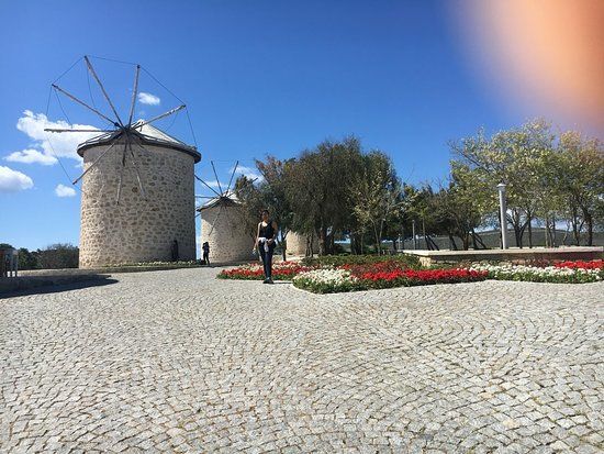 Alacati Yeldeğirmenleri Parki